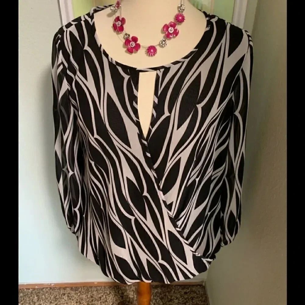 NWT Vince Camuto 3/4 Sleeve Black Blouse #202